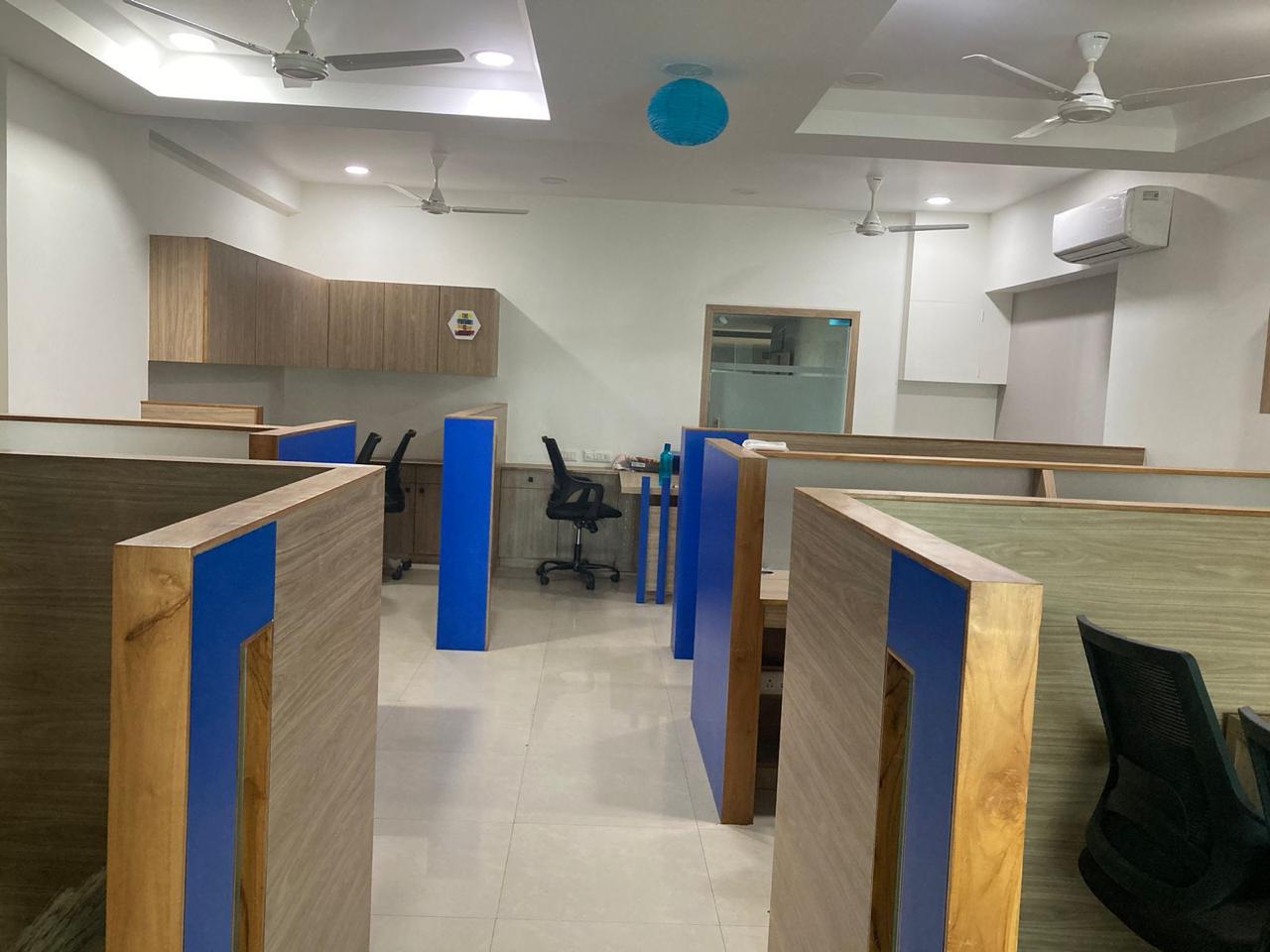 1000 Sq. Ft. Commercial Office for Rent in Prahladnagar Ahmedabad - Media 4