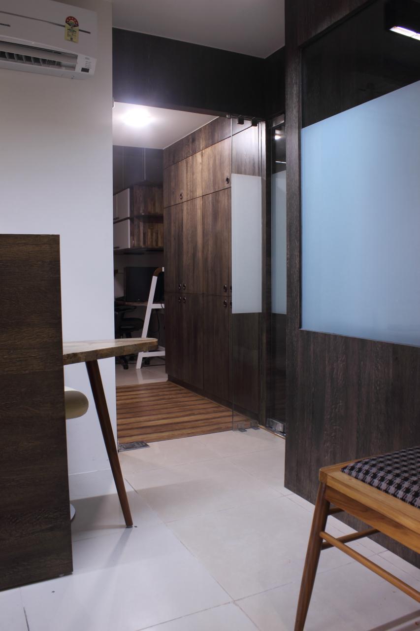 1100 Sq. Ft. Commercial Office for Rent in Prahladnagar Ahmedabad - Media 6