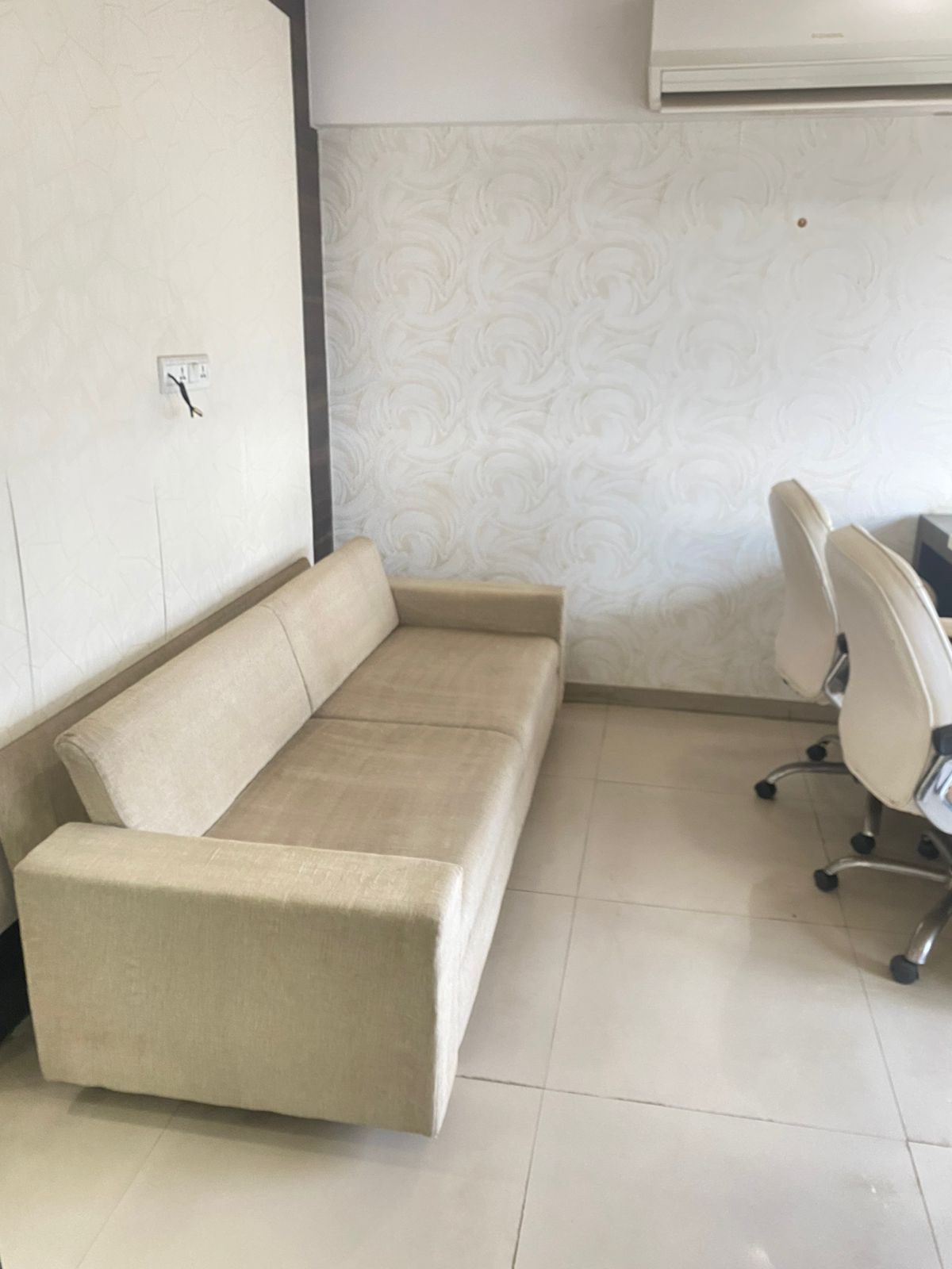 1700 Sq. Ft. Commercial Office for Rent in Sola Ahmedabad