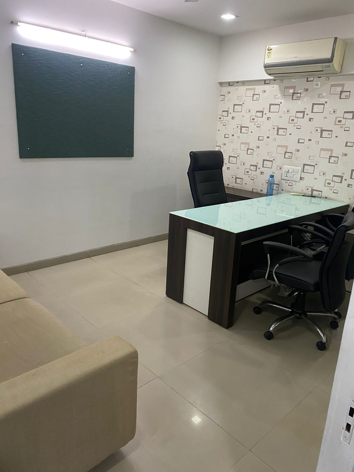 1700 Sq. Ft. Commercial Office for Rent in Sola Ahmedabad - Media 12