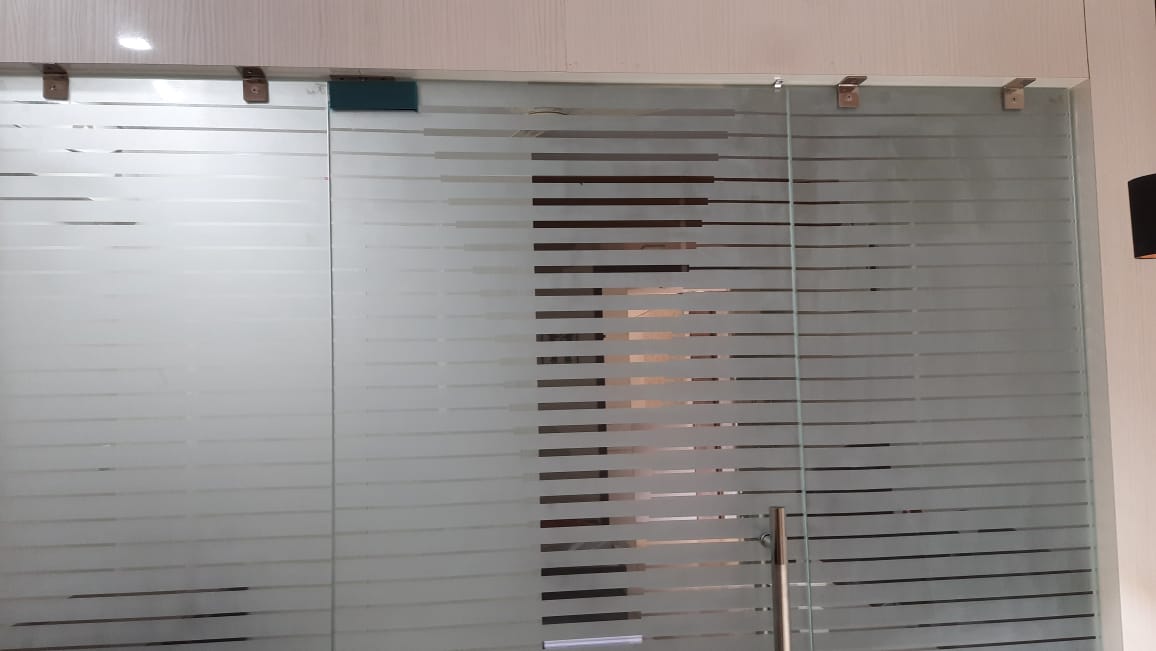 490 Sq. Ft. Commercial Office for Rent in Shyamal Cross Road Ahmedabad - Media 18