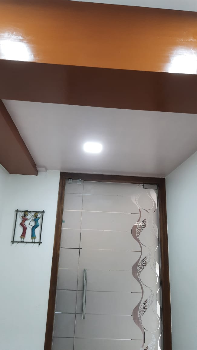 490 Sq. Ft. Commercial Office for Rent in Shyamal Cross Road Ahmedabad - Media 12