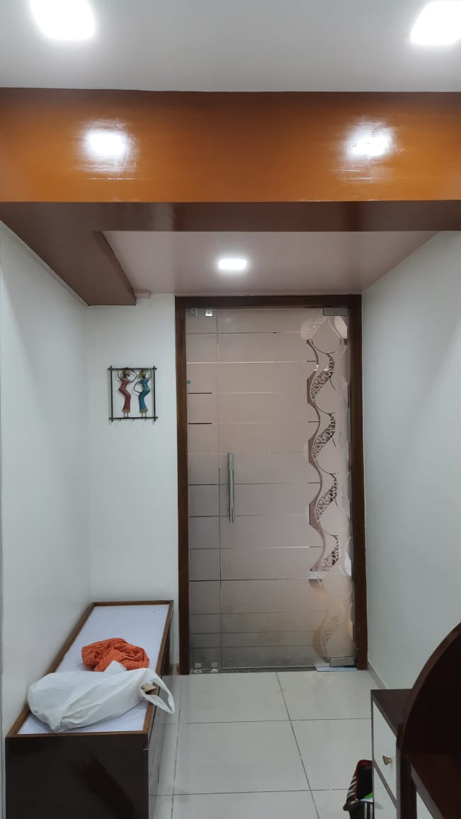 490 Sq. Ft. Commercial Office for Rent in Shyamal Cross Road Ahmedabad - Media 6