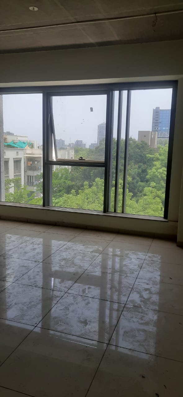 Office 723 Sq. Ft. Commercial Office for Rent in Thaltej Ahmedabad