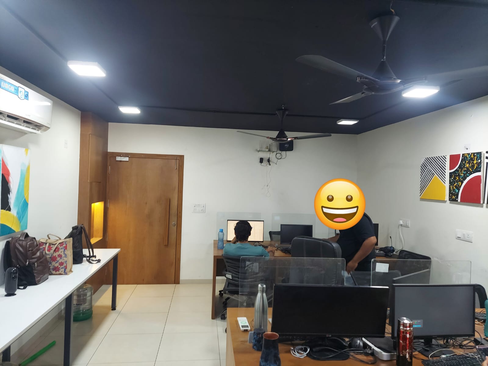 700 Sq. Ft. Commercial Office for Rent in Shyamal Cross Road Ahmedabad - Media 2