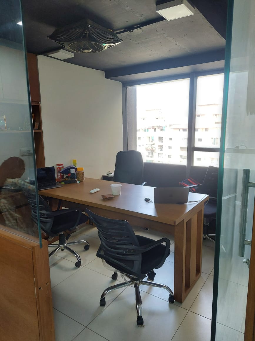 700 Sq. Ft. Commercial Office for Rent in Shyamal Cross Road Ahmedabad - Media 7