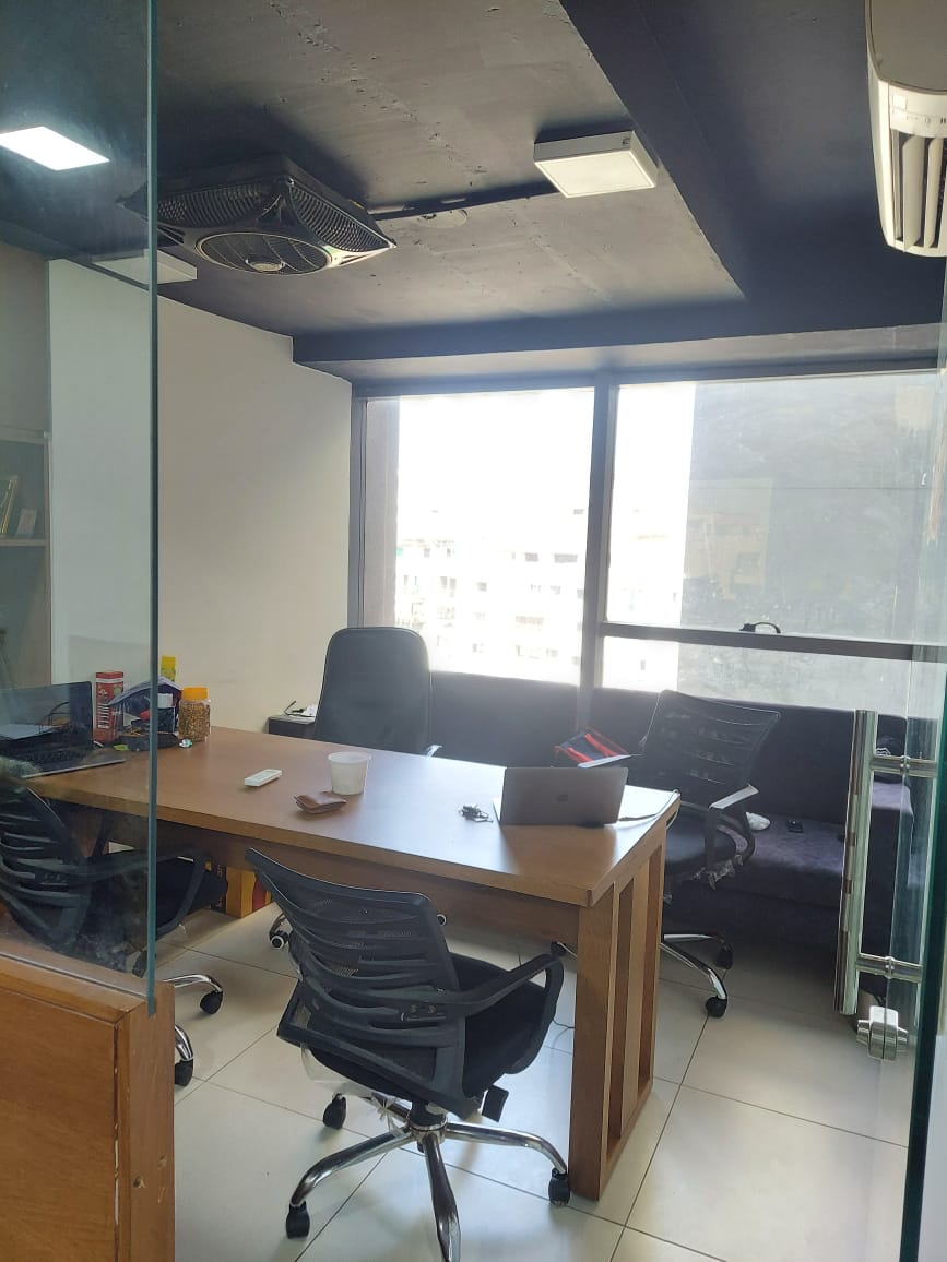700 Sq. Ft. Commercial Office for Rent in Shyamal Cross Road Ahmedabad - Media 8
