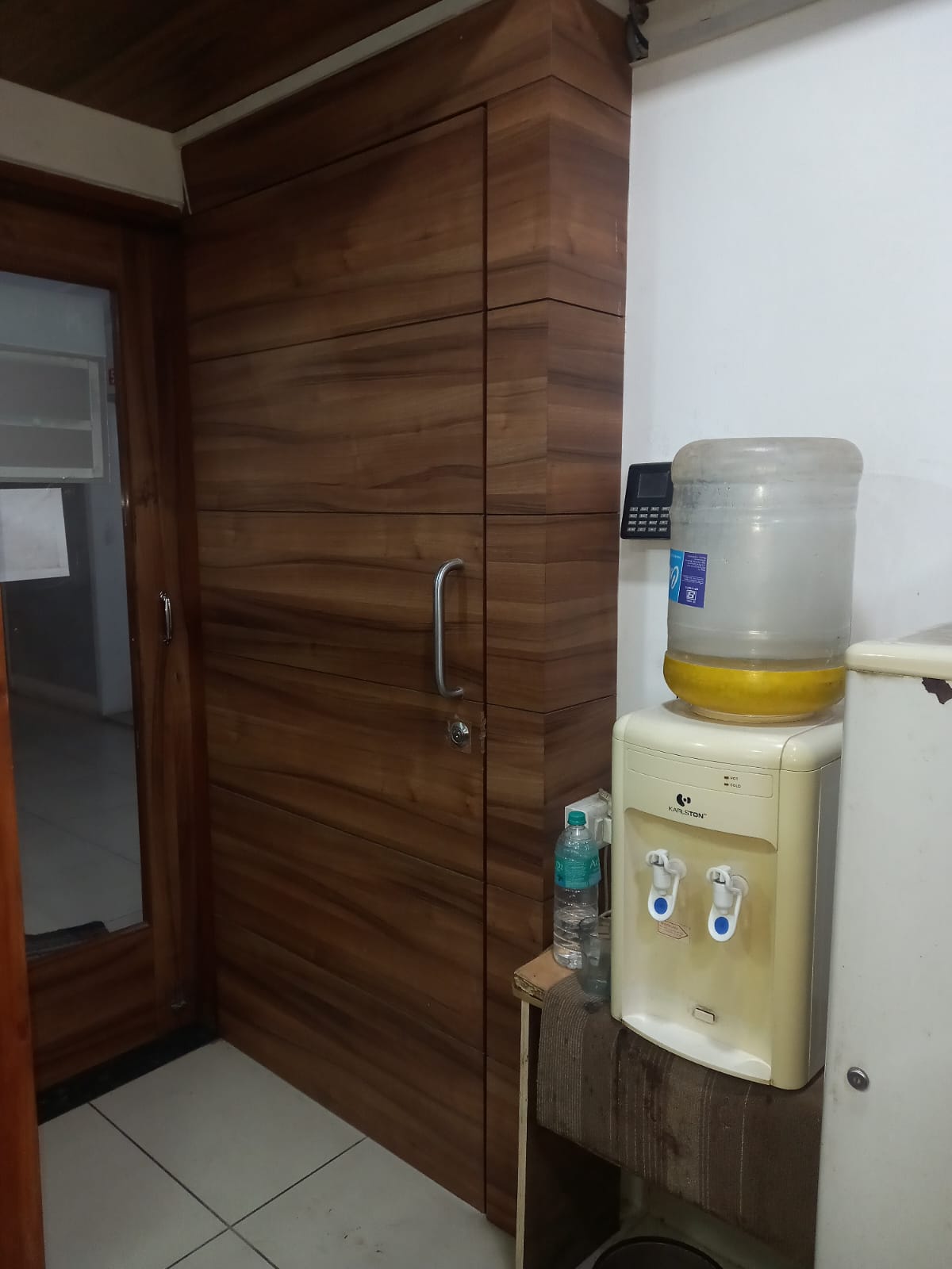 1019 Sq. Ft. Commercial Office for Rent in Sg Highway Ahmedabad - Media 5