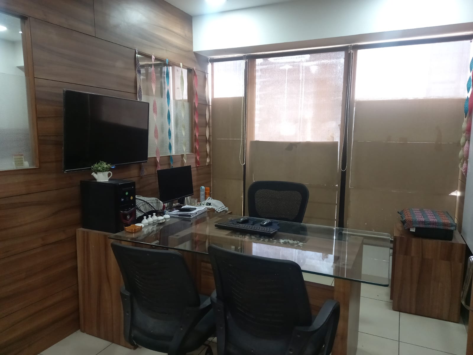 1019 Sq. Ft. Commercial Office for Rent in Sg Highway Ahmedabad - Media 3