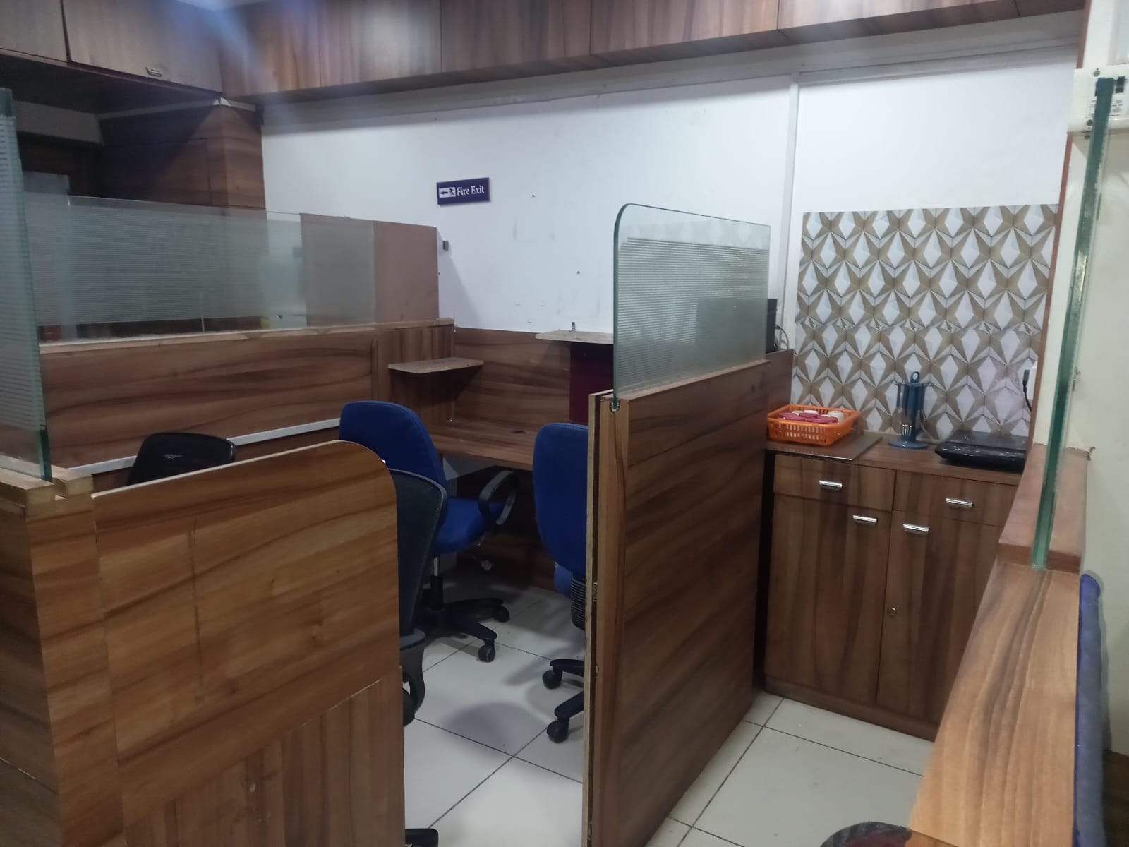 1019 Sq. Ft. Commercial Office for Rent in Sg Highway Ahmedabad - Media 4
