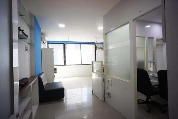638 Sq. Ft. Commercial Office for Rent in Sg Highway Ahmedabad