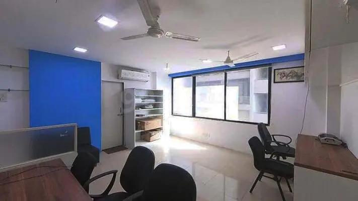 638 Sq. Ft. Commercial Office for Rent in Sg Highway Ahmedabad - Media 3