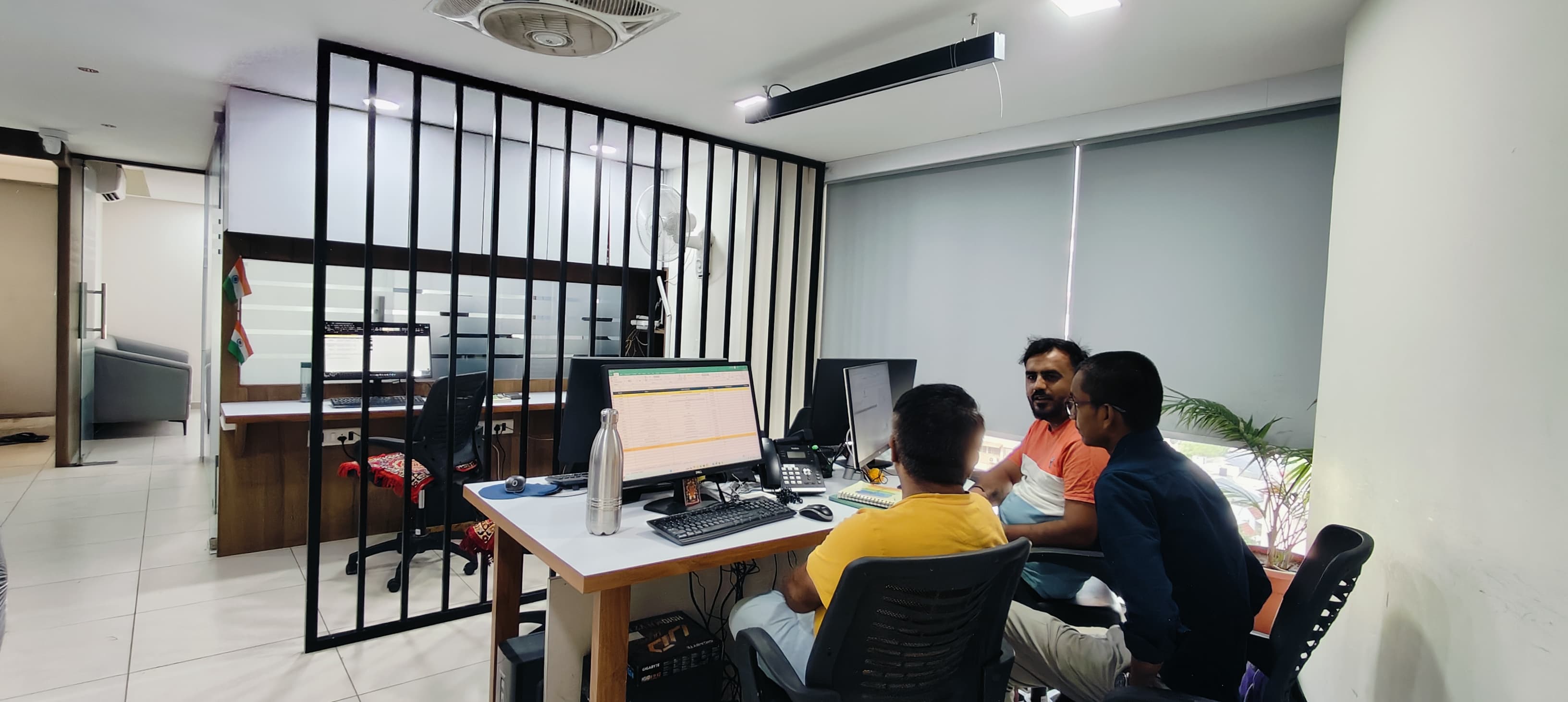 1150 Sq. Ft. Commercial Office for Rent in Shyamal Cross Road Ahmedabad
