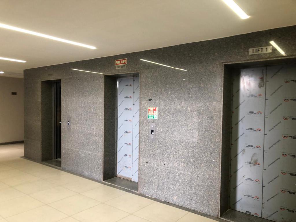 692 Sq. Ft. Commercial Office for Rent in Ambawadi Ahmedabad - Media 4