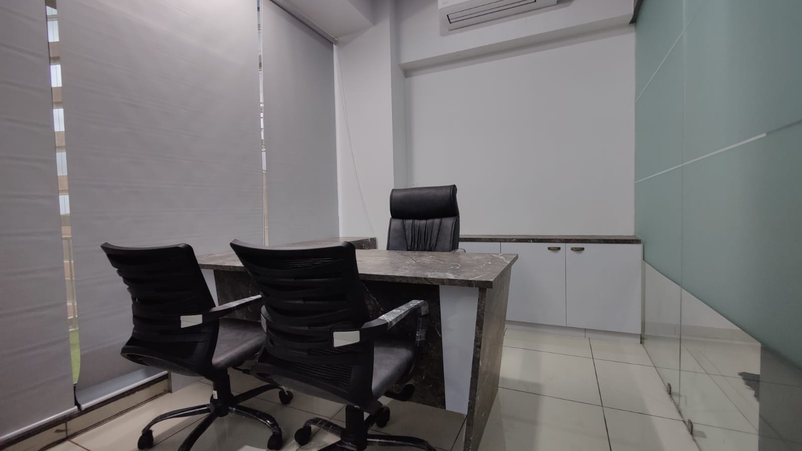 1200 Sq. Ft. Commercial Office for Rent in Sg Highway Ahmedabad - Media 9