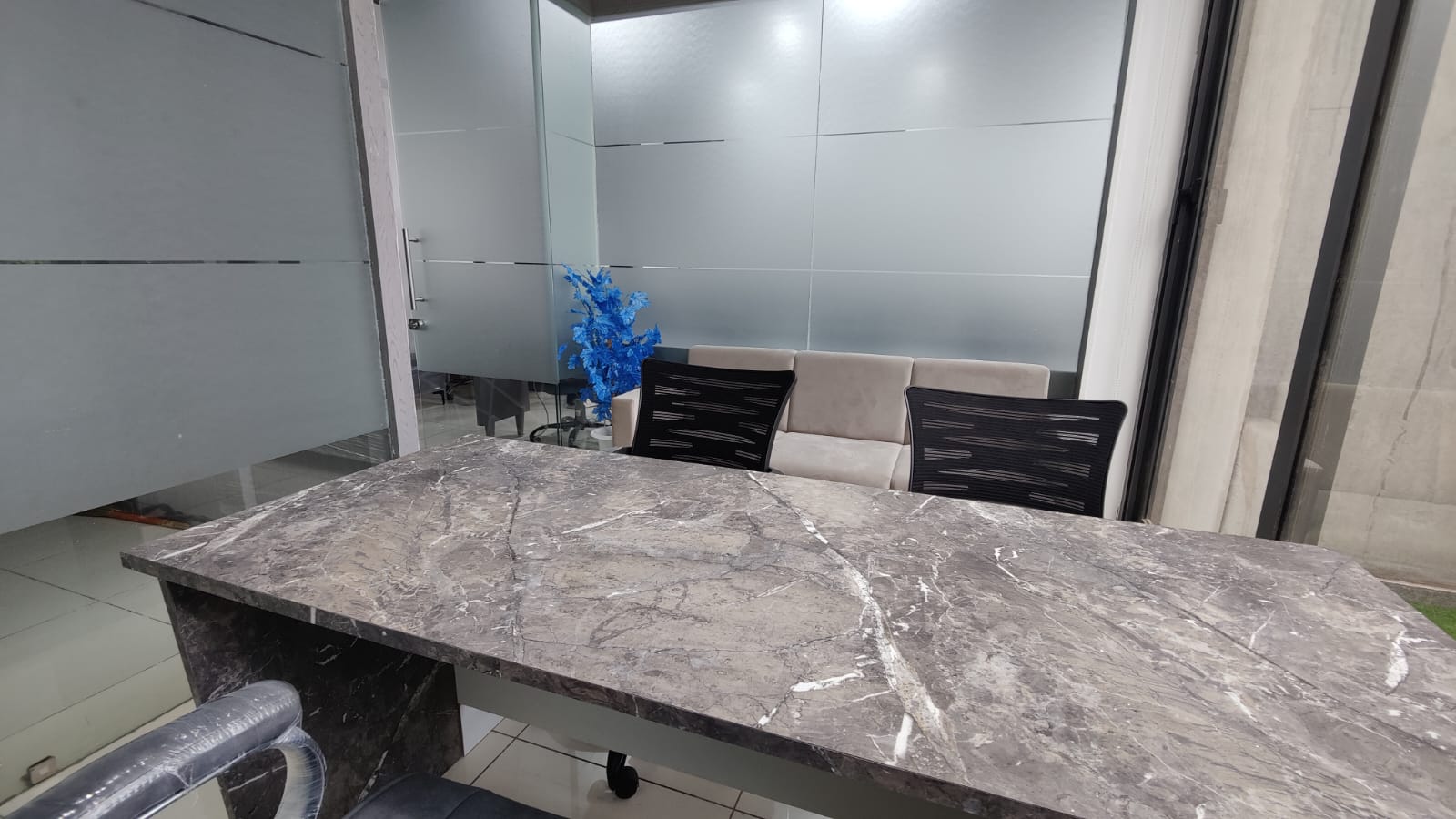 1200 Sq. Ft. Commercial Office for Rent in Sg Highway Ahmedabad - Media 2