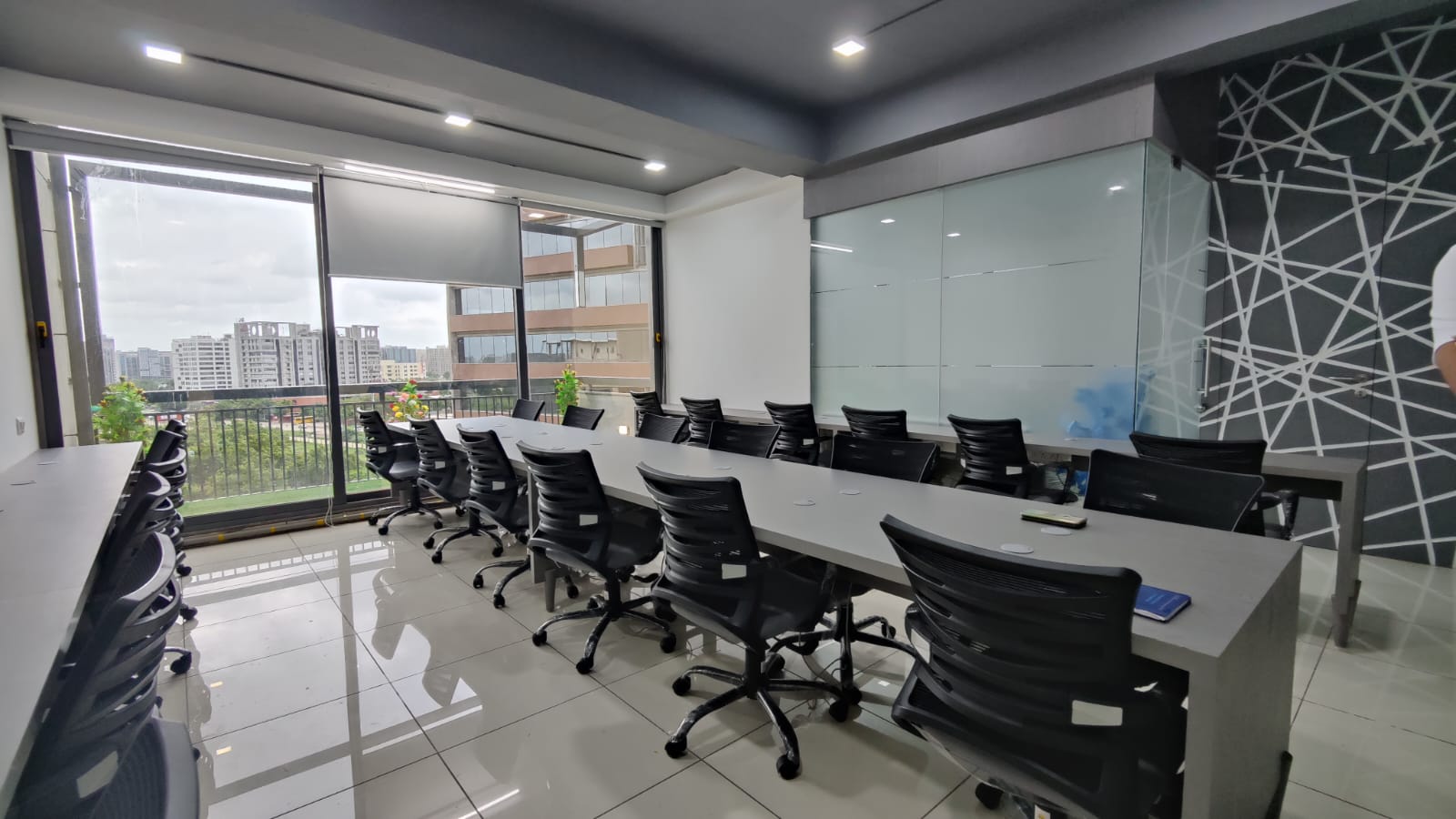 1200 Sq. Ft. Commercial Office for Rent in Sg Highway Ahmedabad - Media 6