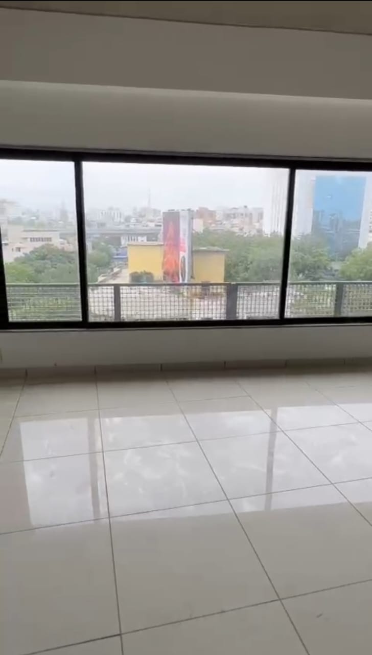 1150 Sq. Ft. Commercial Office for Rent in Ashram Road Ahmedabad - Media 4