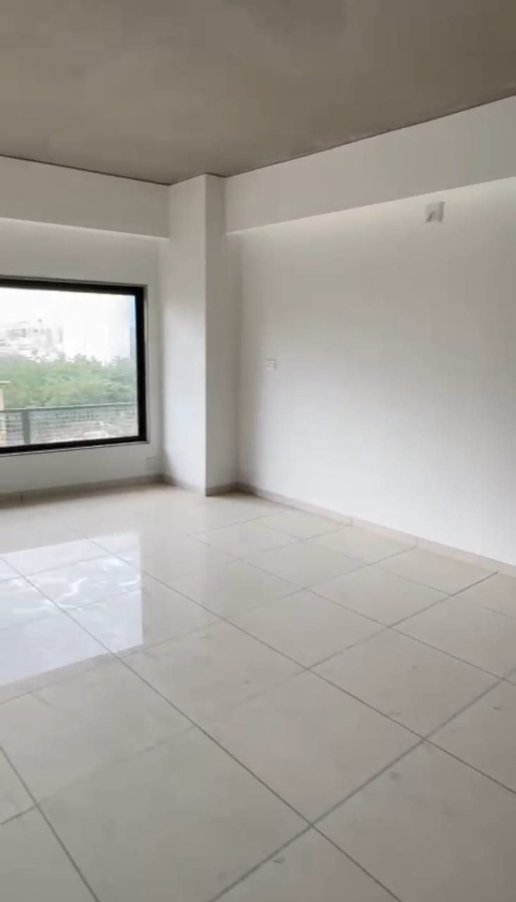 1150 Sq. Ft. Commercial Office for Rent in Ashram Road Ahmedabad - Media 5