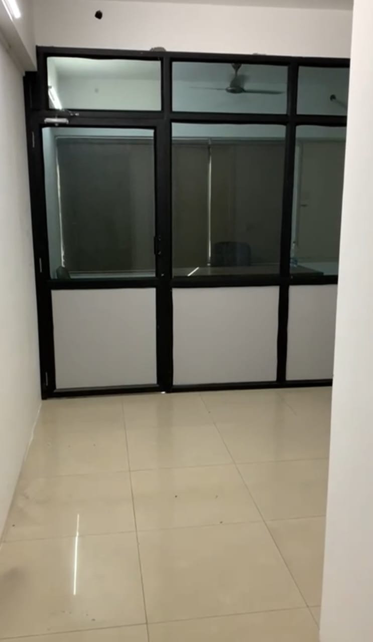 484 Sq. Ft. Commercial Office for Rent in Prahladnagar Ahmedabad - Media 4