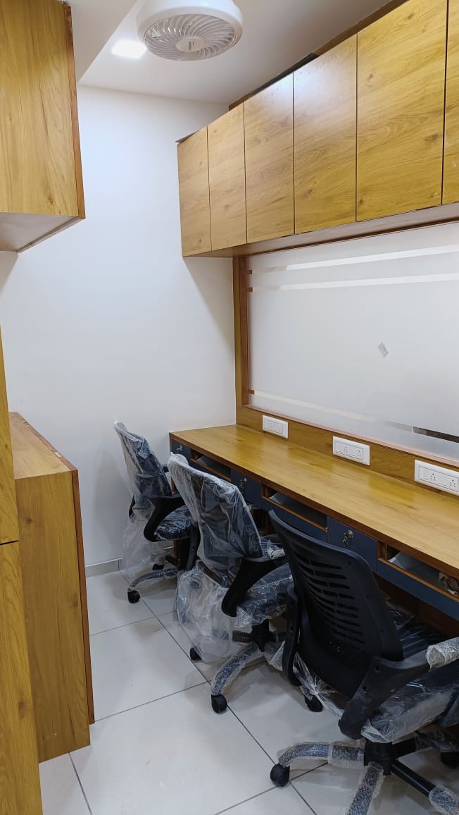 785 Sq. Ft. Commercial Office for Rent in Ashram Road Ahmedabad - Media 18