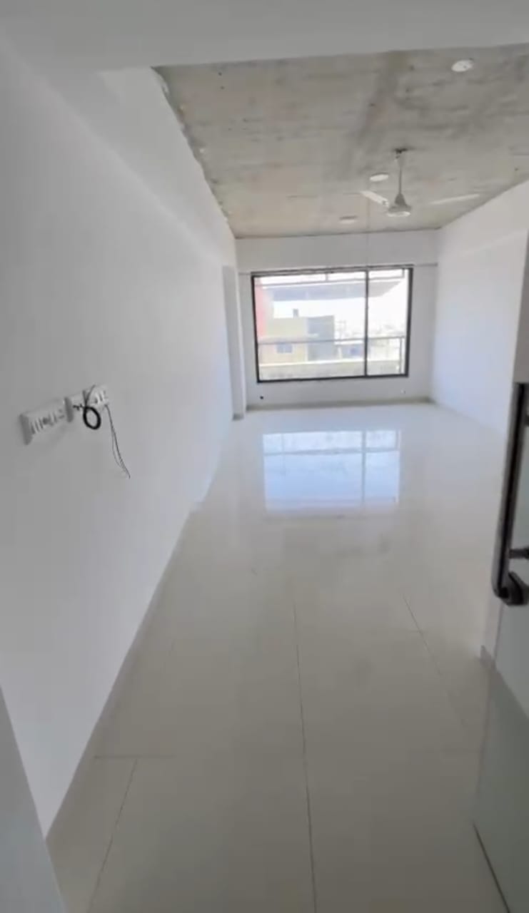 510 Sq. Ft. Commercial Office for Rent in Shyamal Cross Road Ahmedabad - Media 4