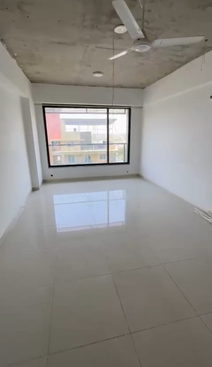 510 Sq. Ft. Commercial Office for Rent in Shyamal Cross Road Ahmedabad - Media 2