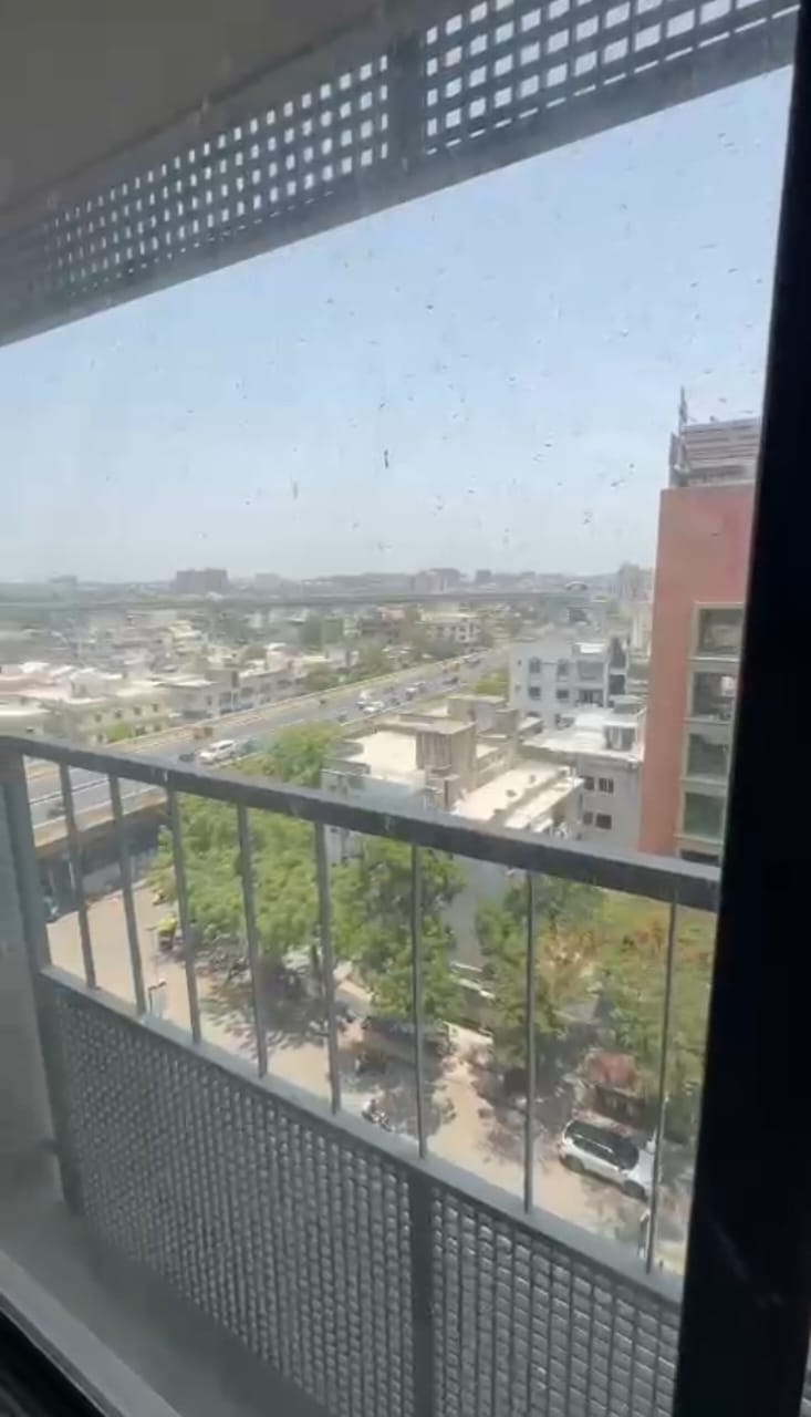 510 Sq. Ft. Commercial Office for Rent in Shyamal Cross Road Ahmedabad - Media 6