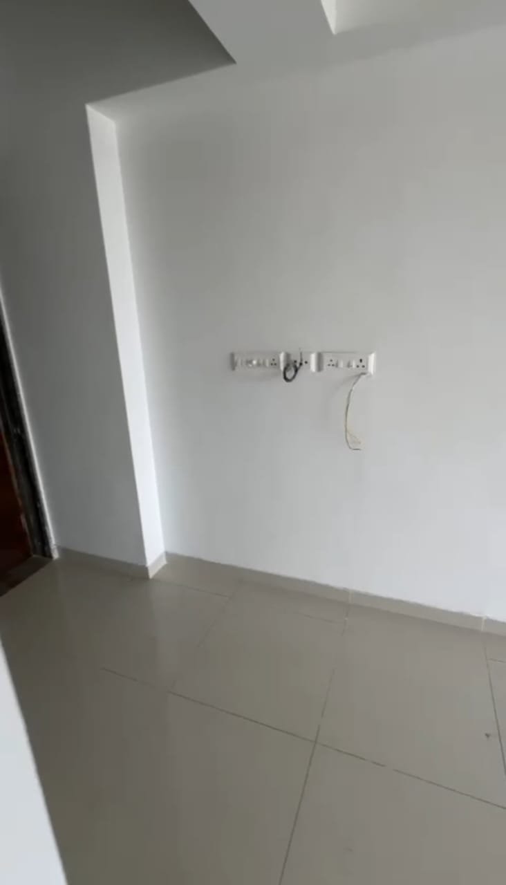 510 Sq. Ft. Commercial Office for Rent in Shyamal Cross Road Ahmedabad - Media 7