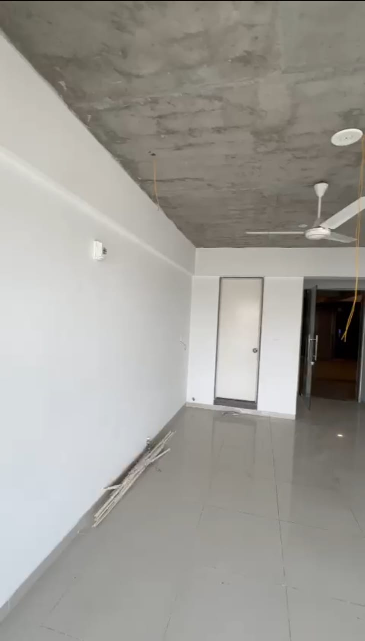 510 Sq. Ft. Commercial Office for Rent in Shyamal Cross Road Ahmedabad - Media 9
