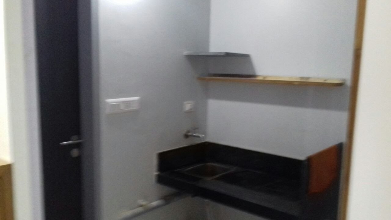 1172 Sq. Ft. Commercial Office for Rent in Sg Highway Ahmedabad