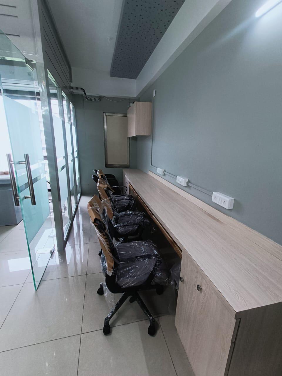530 Sq. Ft. Commercial Office for Rent in Prahladnagar Ahmedabad - Media 4