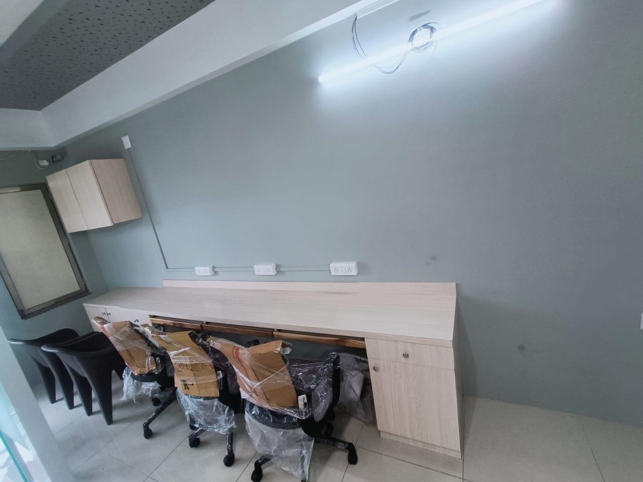 530 Sq. Ft. Commercial Office for Rent in Prahladnagar Ahmedabad