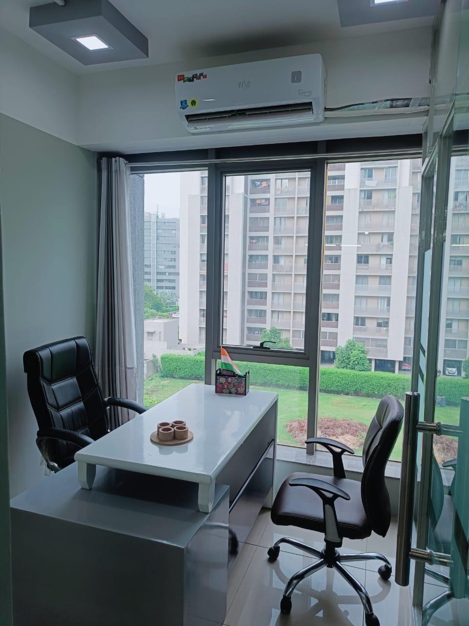 530 Sq. Ft. Commercial Office for Rent in Prahladnagar Ahmedabad - Media 2