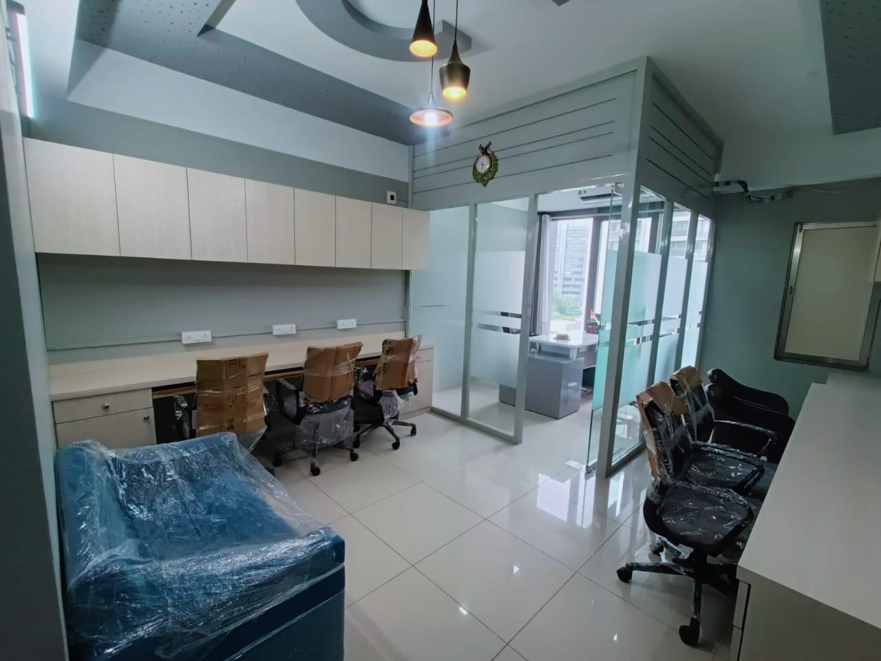 530 Sq. Ft. Commercial Office for Rent in Prahladnagar Ahmedabad - Media 5