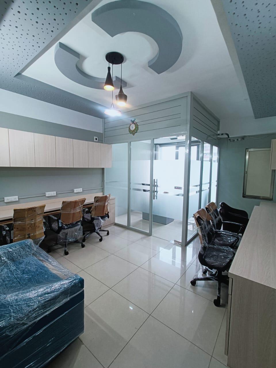 530 Sq. Ft. Commercial Office for Rent in Prahladnagar Ahmedabad - Media 8