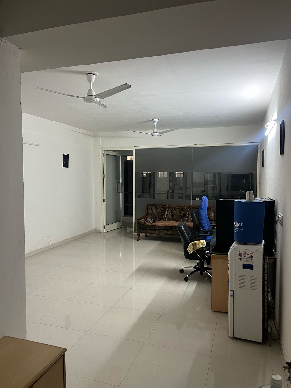 730 Sq. Ft. Commercial Office for Rent in Sola Ahmedabad - Media 3