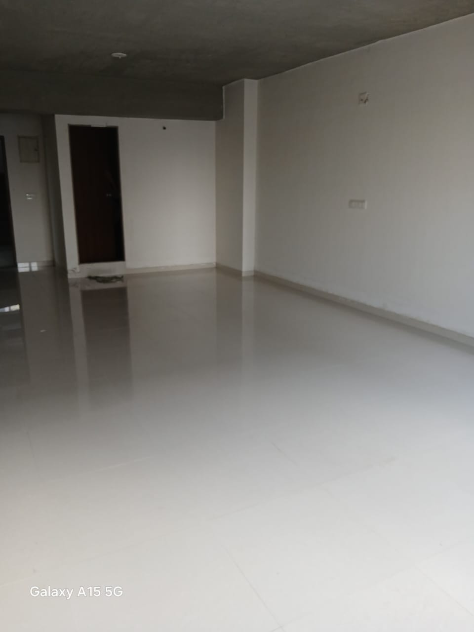 800 Sq. Ft. Commercial Office for Rent in Sola Ahmedabad - Media 2