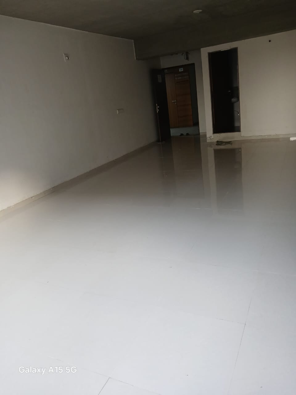 800 Sq. Ft. Commercial Office for Rent in Sola Ahmedabad - Media 3