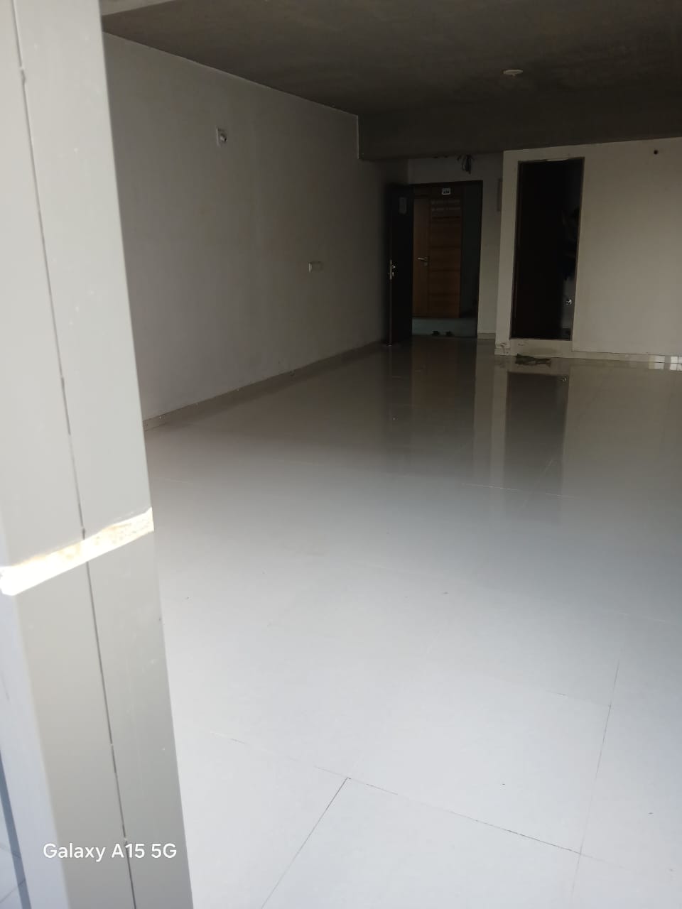 800 Sq. Ft. Commercial Office for Rent in Sola Ahmedabad - Media 4