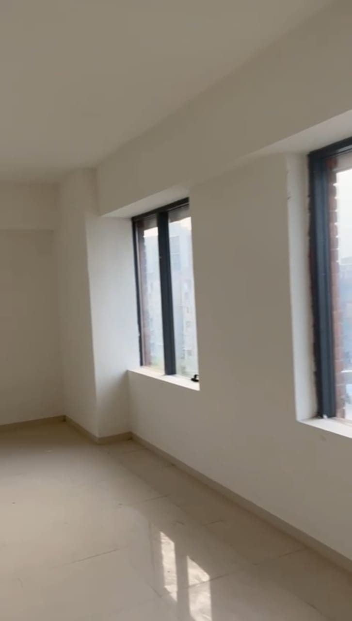 1125 Sq. Ft. Commercial Office for Rent in Sola Ahmedabad - Media 2
