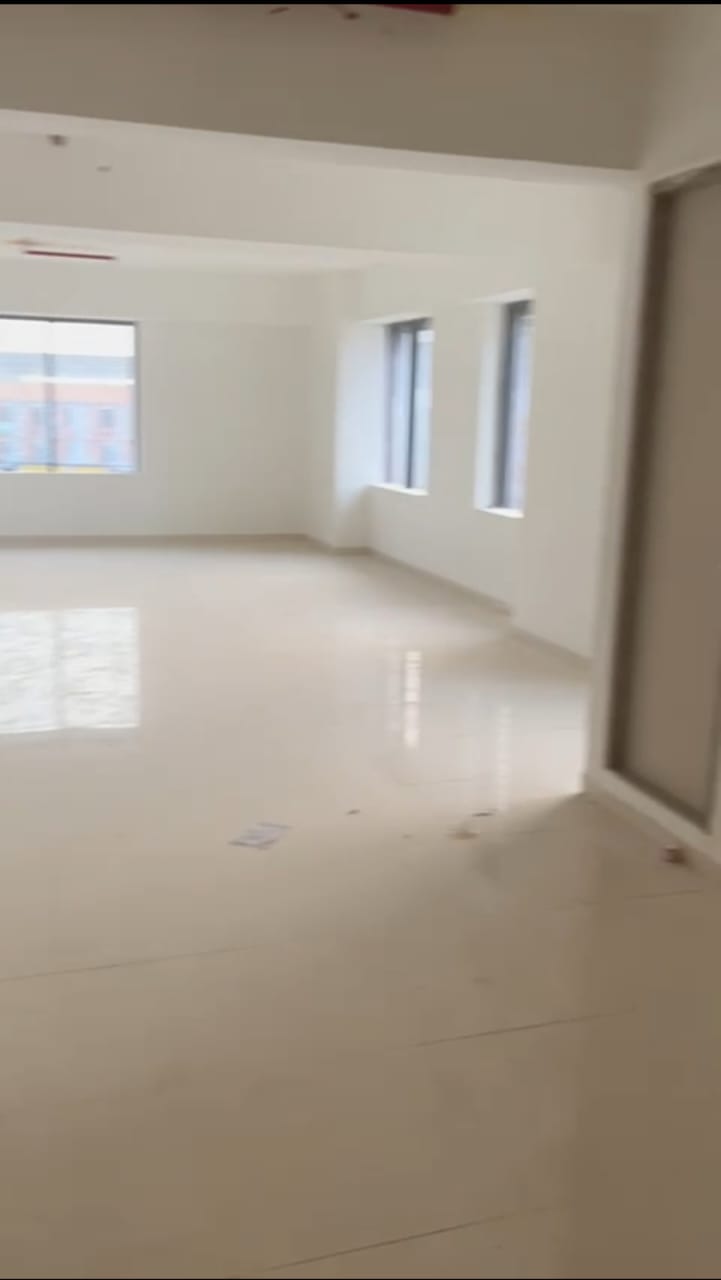 1125 Sq. Ft. Commercial Office for Rent in Sola Ahmedabad - Media 4