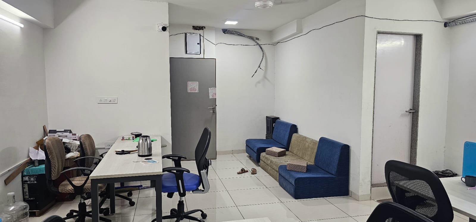1180 Sq. Ft. Commercial Office for Rent in Navrangpura Ahmedabad