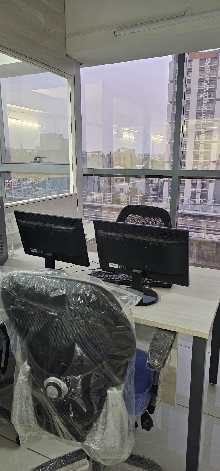 1180 Sq. Ft. Commercial Office for Rent in Navrangpura Ahmedabad - Media 4