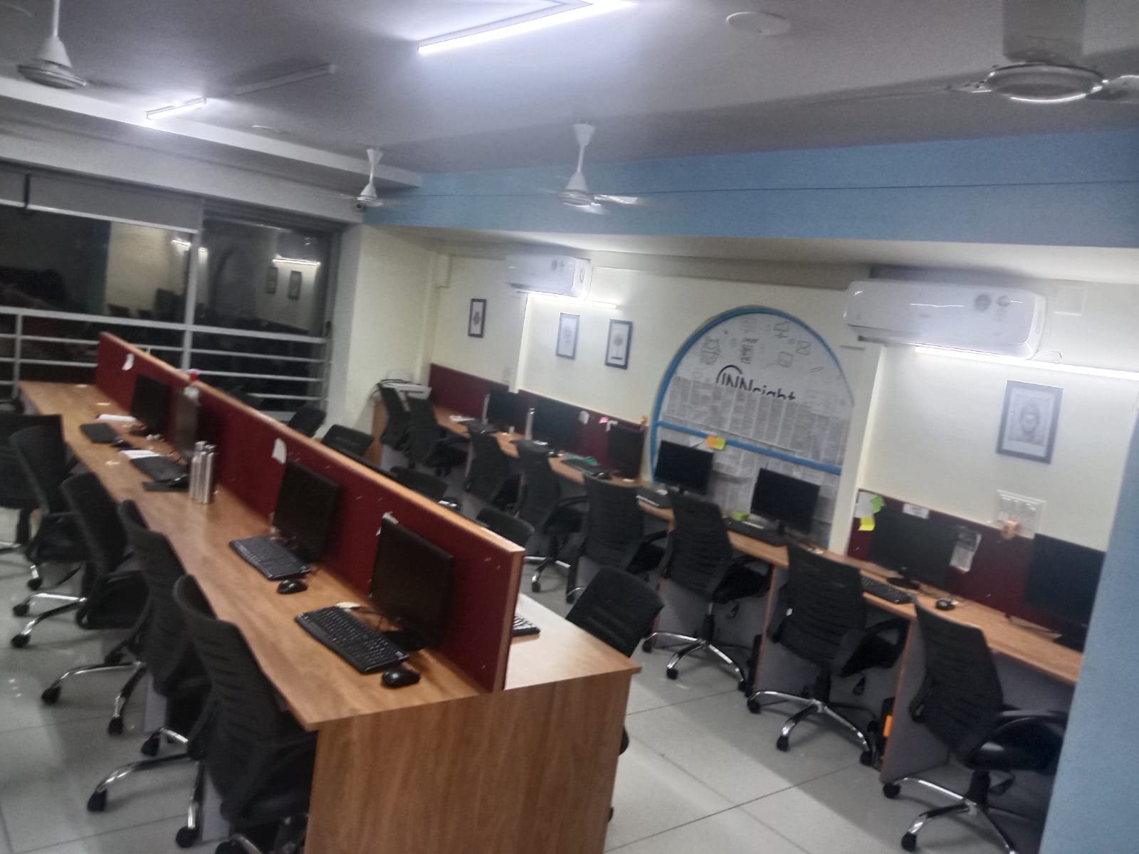 Office 1113 Sq. Ft. Commercial Office for Rent in Ashram Road Ahmedabad - Media 3