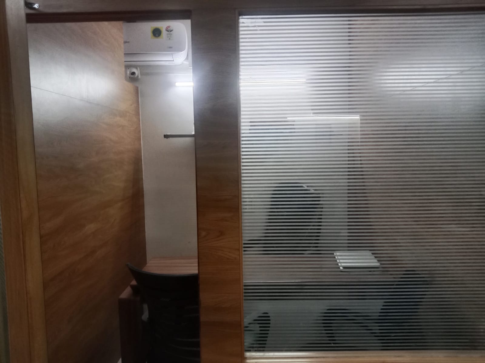 Office 1113 Sq. Ft. Commercial Office for Rent in Ashram Road Ahmedabad - Media 6