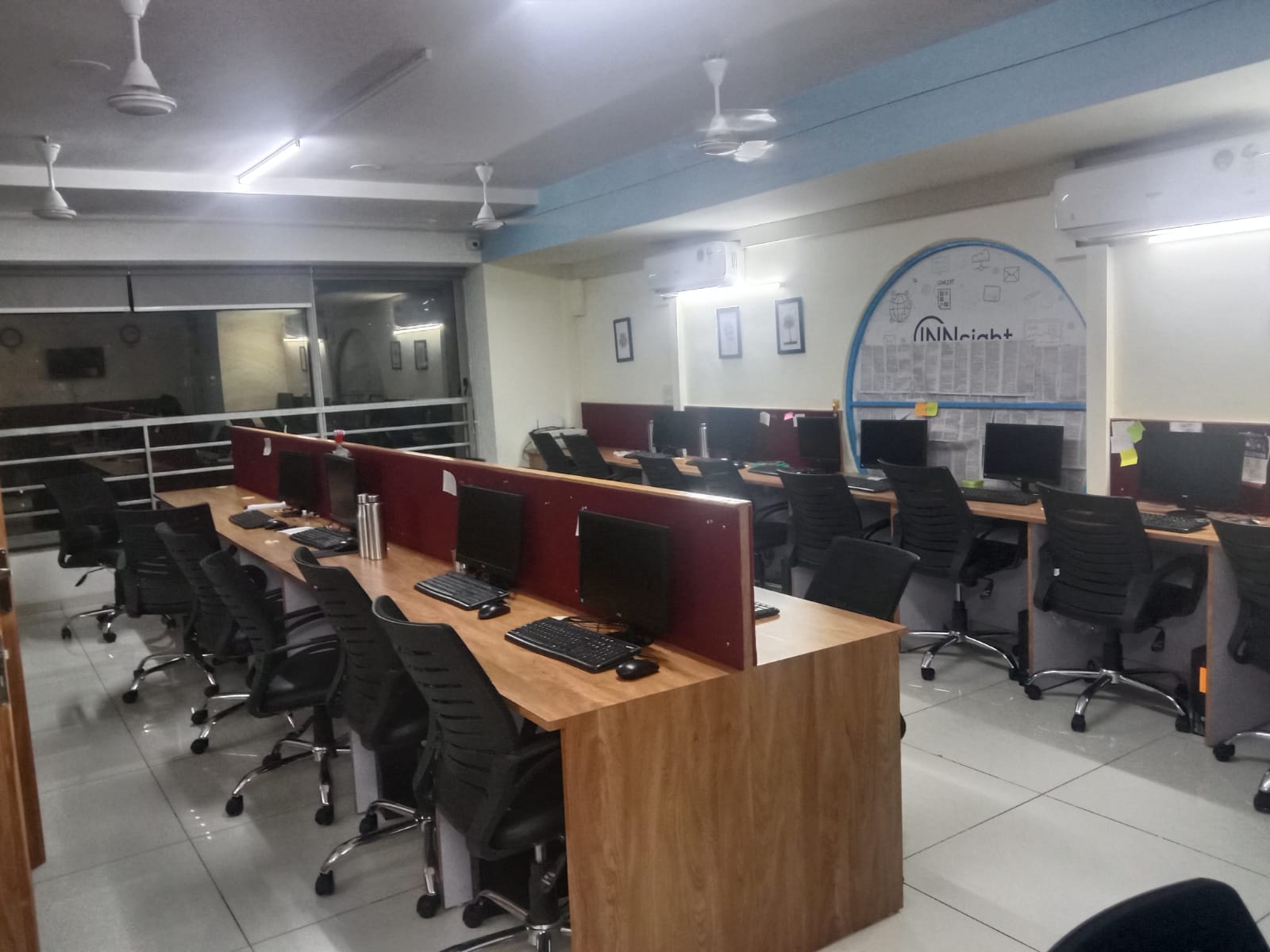 Office 1113 Sq. Ft. Commercial Office for Rent in Ashram Road Ahmedabad - Media 7