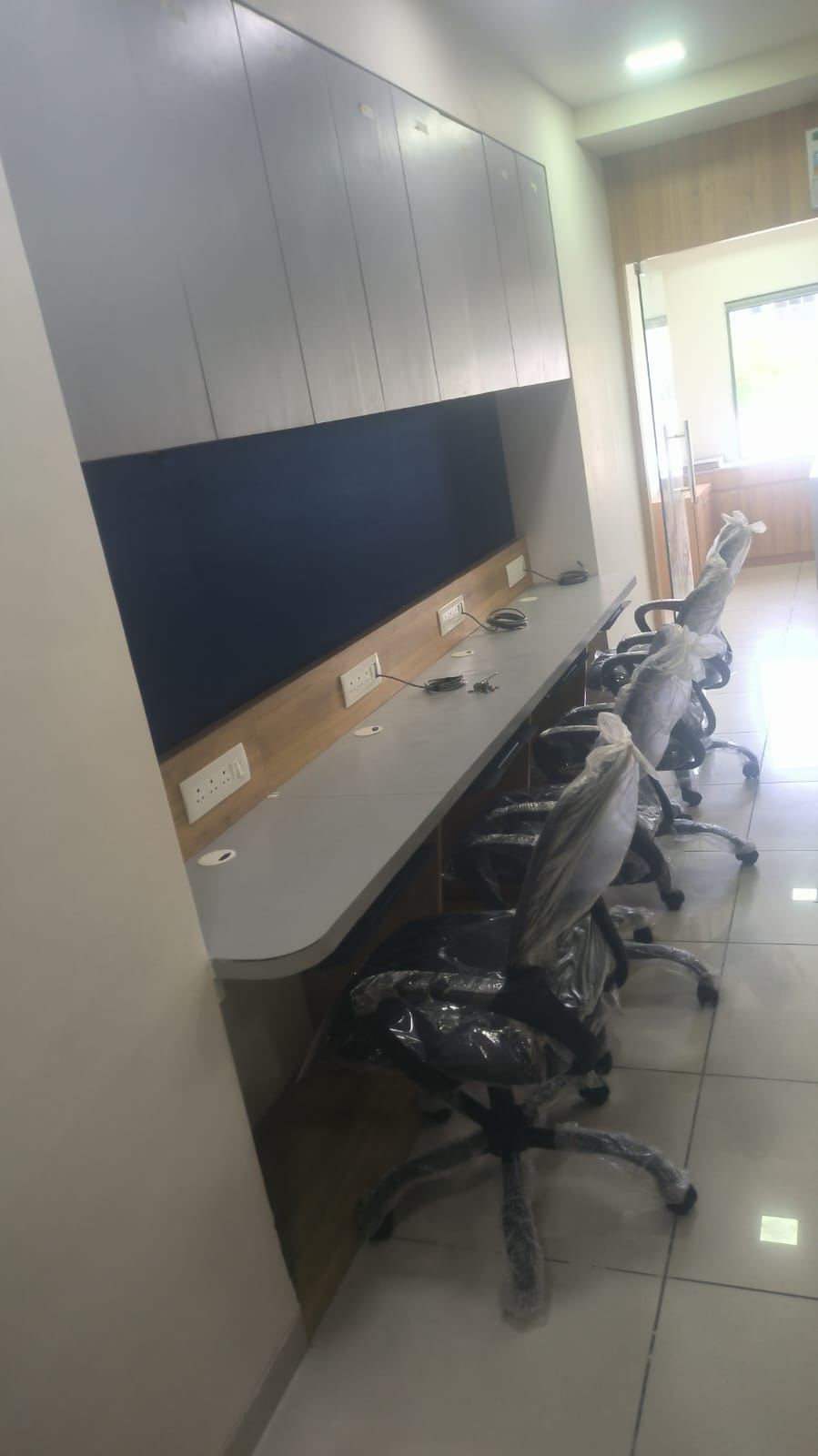 740 Sq. Ft. Commercial Office for Rent in Ashram Road Ahmedabad - Media 4