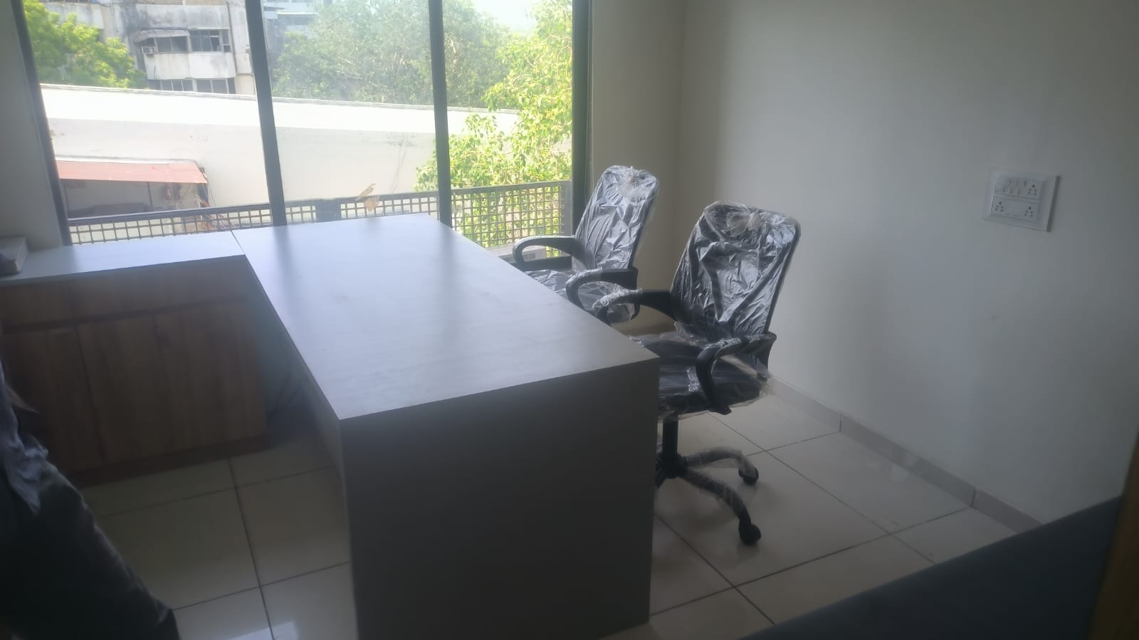 740 Sq. Ft. Commercial Office for Rent in Ashram Road Ahmedabad - Media 7