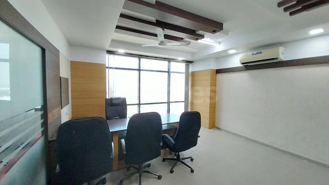 1441 Sq. Ft. Commercial Office for Rent in Sola Ahmedabad - Media 14